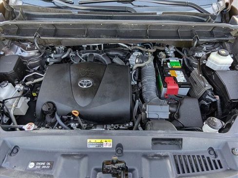 Used 2021 Toyota Highlander XLE image 22