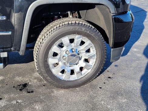 Used 2019 GMC Sierra 2500 Denali w/ Duramax Plus Package image 10