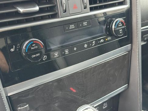 Used 2024 INFINITI QX80 Luxe image 15