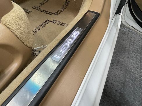 Used 2010 Lexus SC 430 Convertible RWD image 38