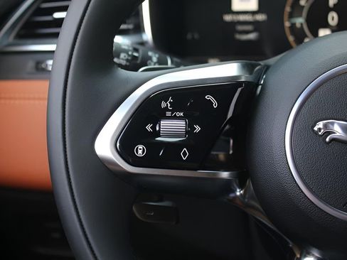 New 2026 Jaguar F-PACE R-Dynamic S AWD/4WD image 19
