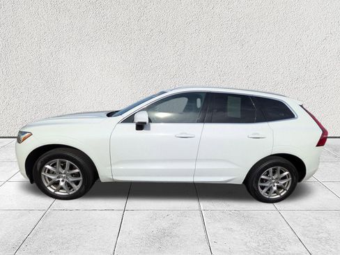 Used 2020 Volvo XC60 T5 Momentum image 6