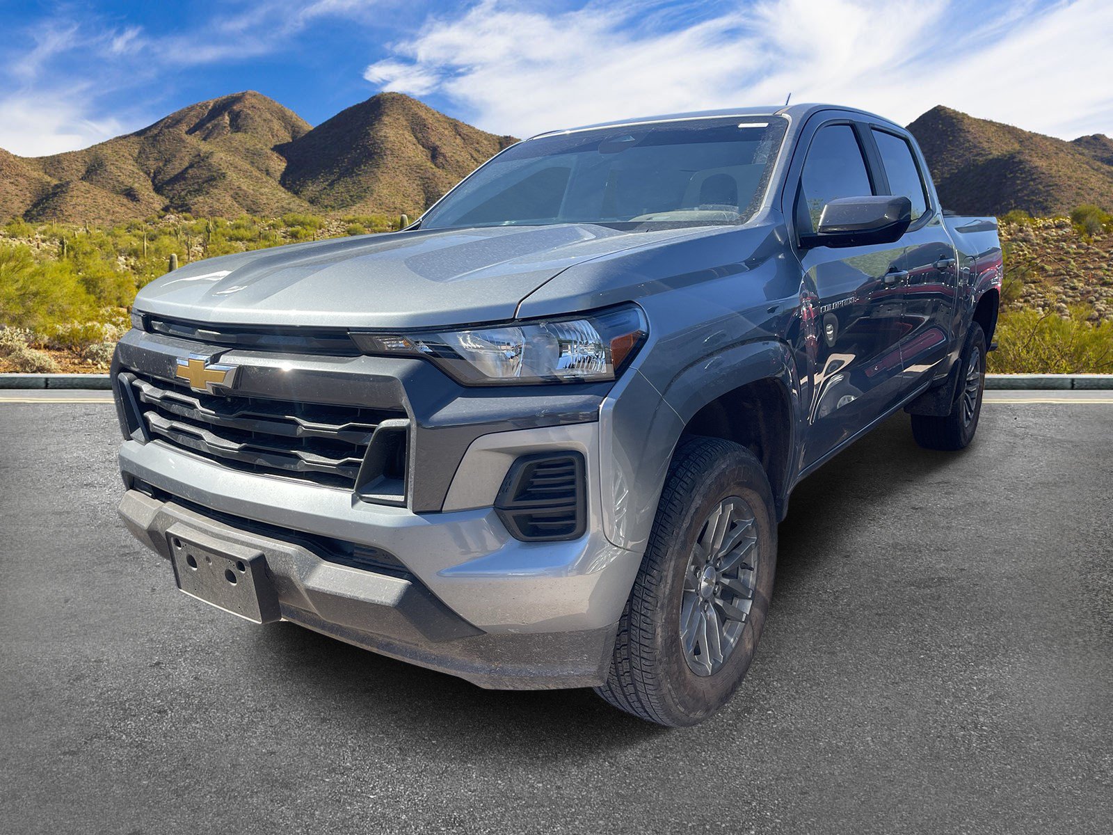Used 2024 Chevrolet Colorado LT RWD image 2