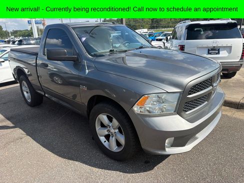 Used 2013 RAM 1500 Express RWD image 2