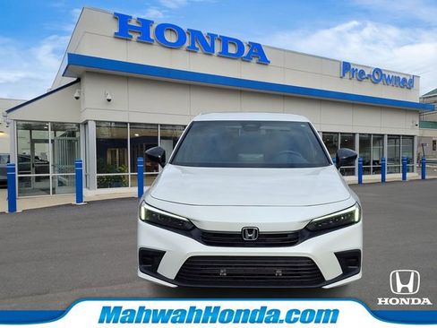 Used 2023 Honda Civic Sport image 2