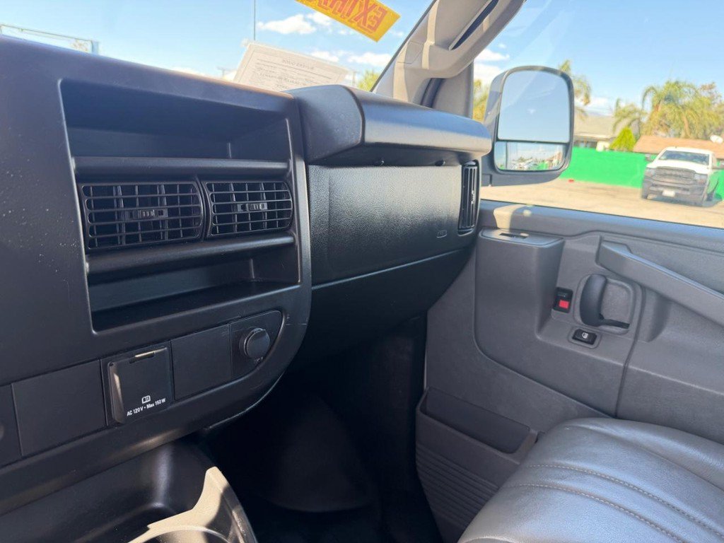 Used 2023 GMC Savana 2500 Extended w/ Driver Convenience Package RWD image 29