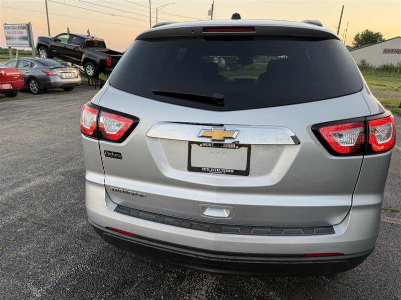 Used 2017 Chevrolet Traverse LS FWD image 4