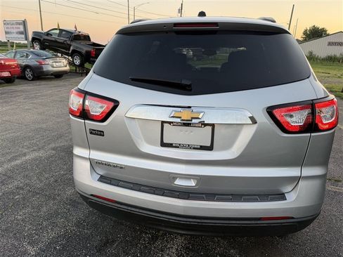 Used 2017 Chevrolet Traverse LS FWD image 4
