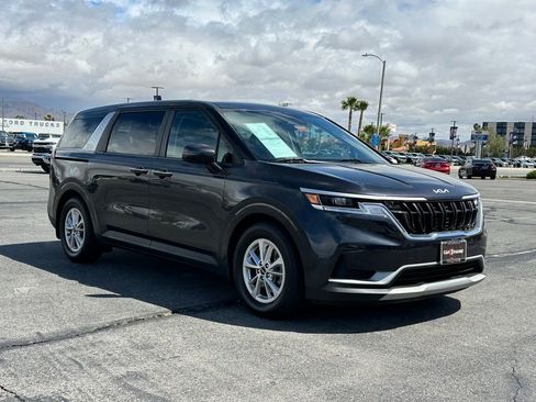 Used 2022 Kia Carnival LX FWD image 9