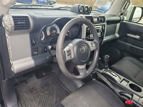 Used 2014 Toyota FJ Cruiser 4WD image 18