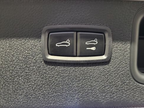 Certified 2026 Porsche Macan AWD/4WD image 23