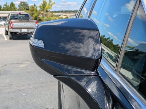 Used 2020 Cadillac XT5 Premium Luxury image 12