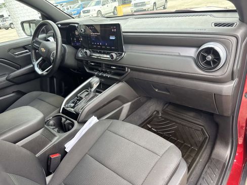 Used 2023 Chevrolet Colorado LT image 12