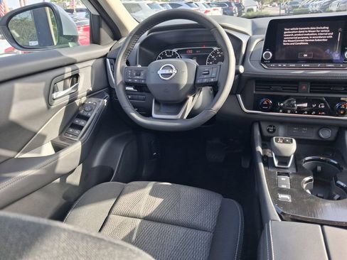 Used 2026 Nissan Rogue SV FWD image 10