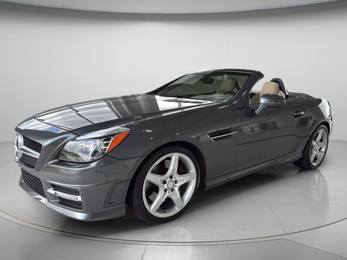 Used 2015 Mercedes-Benz SLK 350 image 3
