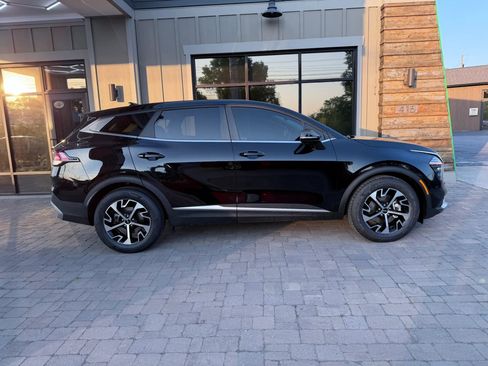 Used 2024 Kia Sportage EX FWD image 7