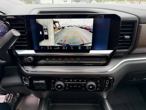 Used 2024 Chevrolet Silverado 2500 High Country w/ Technology Package image 32