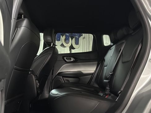 Used 2024 Jeep Compass Limited image 10