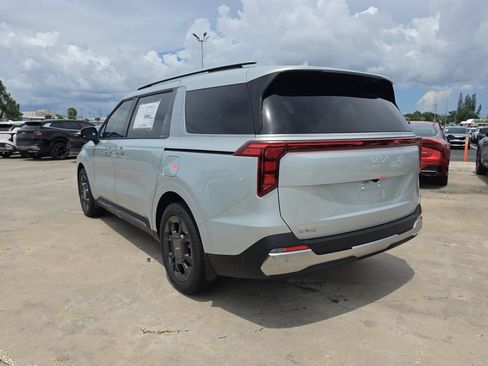 New 2026 Kia Carnival SX FWD image 6