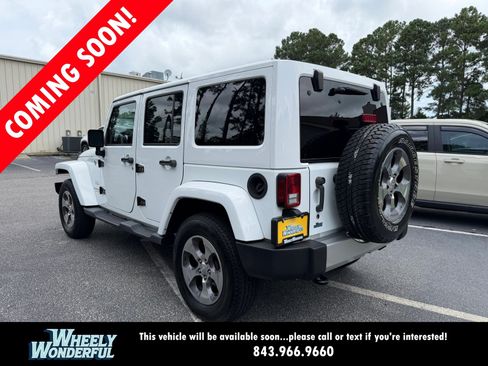 Used 2018 Jeep Wrangler Unlimited Sahara AWD/4WD image 5