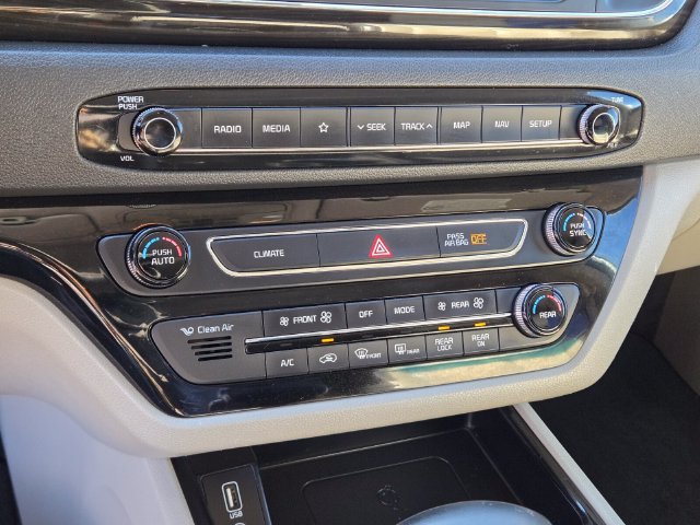 Used 2020 Kia Sedona SX FWD image 22