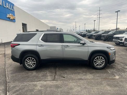 Used 2023 Chevrolet Traverse LT image 8