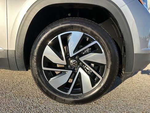 Used 2024 Volkswagen Atlas SE image 55