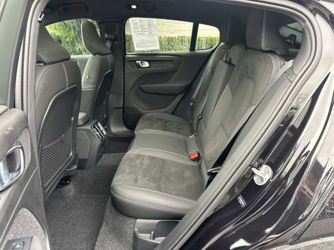 Certified 2023 Volvo C40 P8 Recharge Ultimate image 21