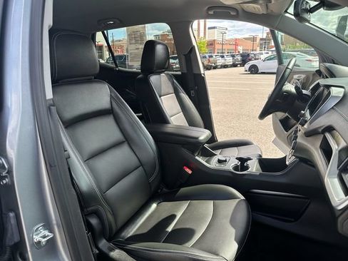 Used 2024 GMC Terrain SLT AWD/4WD image 9