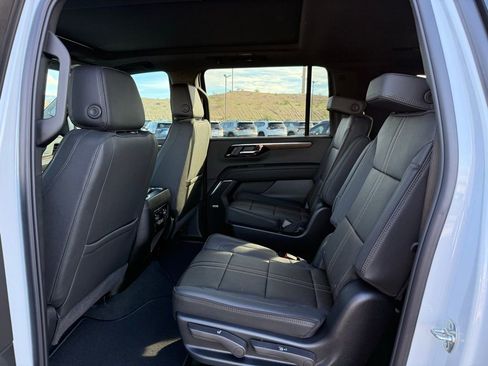 New 2026 Chevrolet Suburban High Country image 22