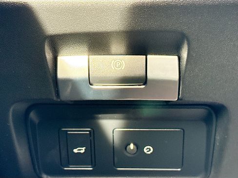 Used 2022 Land Rover Range Rover Evoque R-Dynamic S image 34