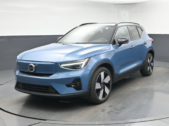 Used 2023 Volvo XC40 Recharge Ultimate AWD/4WD image 3