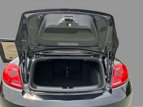 Used 2013 Volkswagen Beetle 2.0T FWD image 19