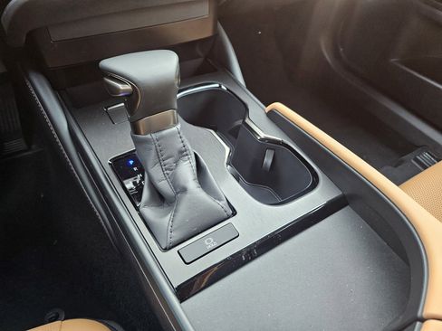 New 2025 Lexus ES 350 image 17