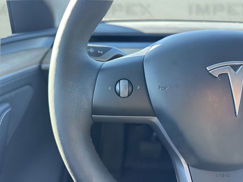 Used 2024 Tesla Model Y Long Range image 15