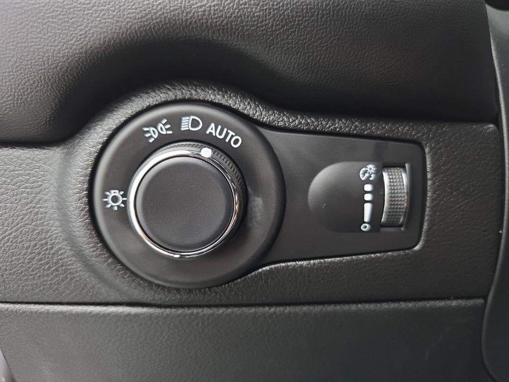 Used 2025 Dodge Durango R/T AWD/4WD image 24