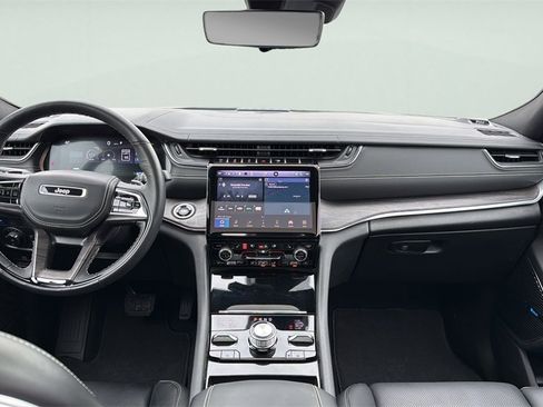 Used 2022 Jeep Grand Cherokee Overland w/ Advanced Protech Group III image 13