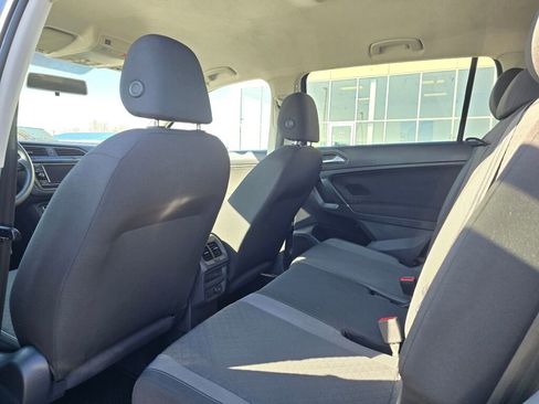 Used 2020 Volkswagen Tiguan S image 12