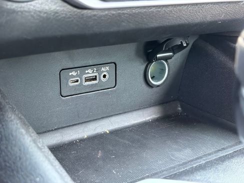 Used 2025 Nissan Altima 2.5 SV FWD image 9