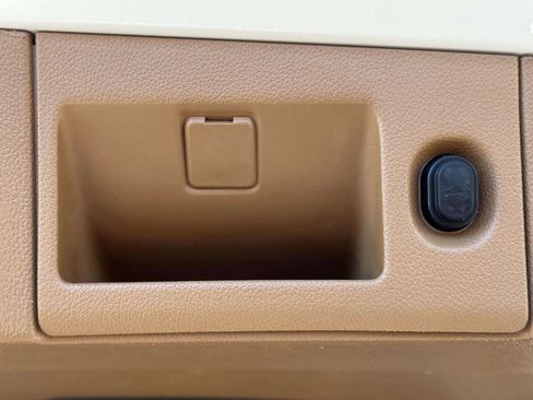 Used 2017 Cadillac Escalade ESV Platinum image 10