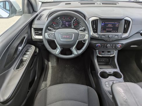 Used 2022 GMC Terrain SLE w/ Driver Convenience Package FWD image 16