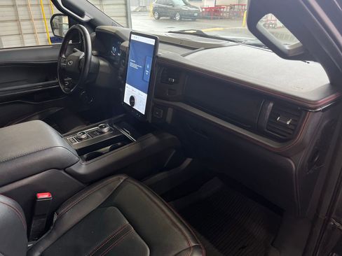 Used 2022 Ford Expedition Limited AWD/4WD image 18