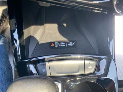 Used 2025 Chevrolet Trax ACTIV w/ Sunroof Package FWD image 19