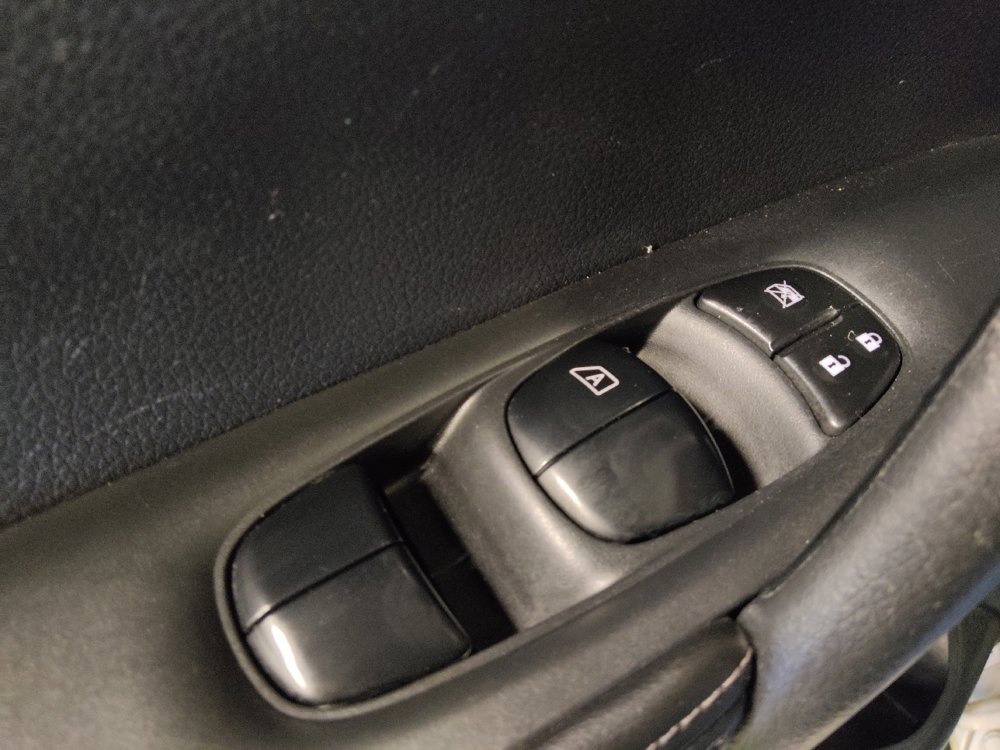 Used 2019 Nissan Rogue SL FWD image 27