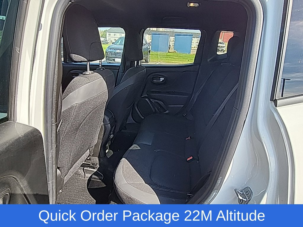 Used 2022 Jeep Renegade Altitude w/ Convenience Group AWD/4WD image 15