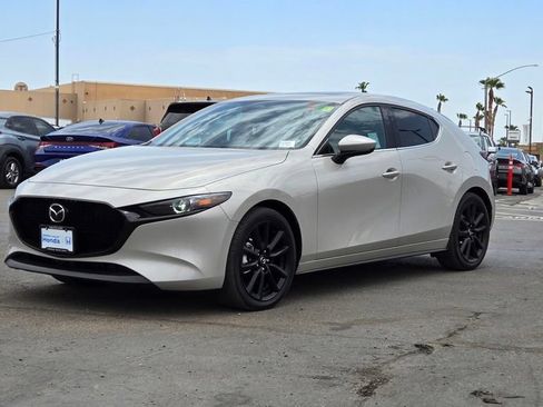Used 2026 MAZDA MAZDA3 2.5 S Hatchback w/ Premium Pkg FWD image 8