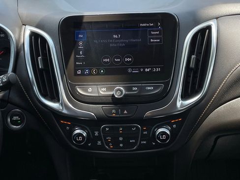 Used 2022 Chevrolet Equinox Premier FWD image 18