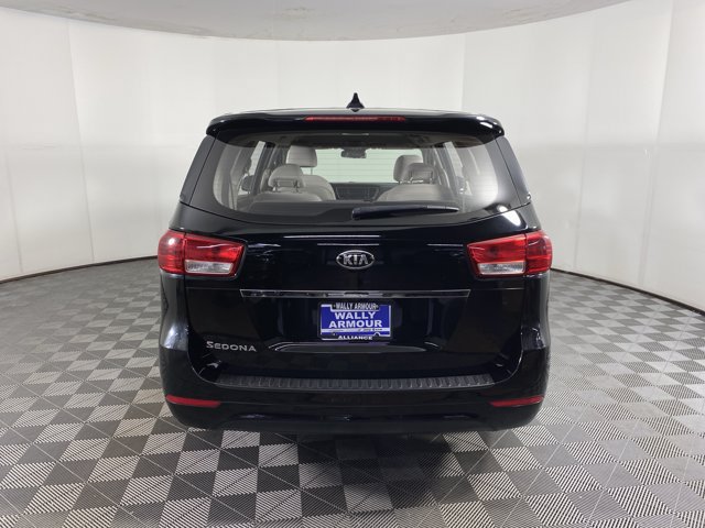 Used 2018 Kia Sedona L FWD image 7