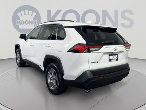 Used 2025 Toyota RAV4 XLE AWD/4WD image 8