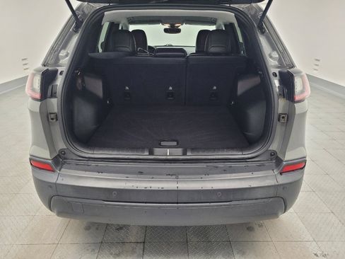 Used 2021 Jeep Cherokee Latitude Plus w/ Mopar Interior Package AWD/4WD image 29
